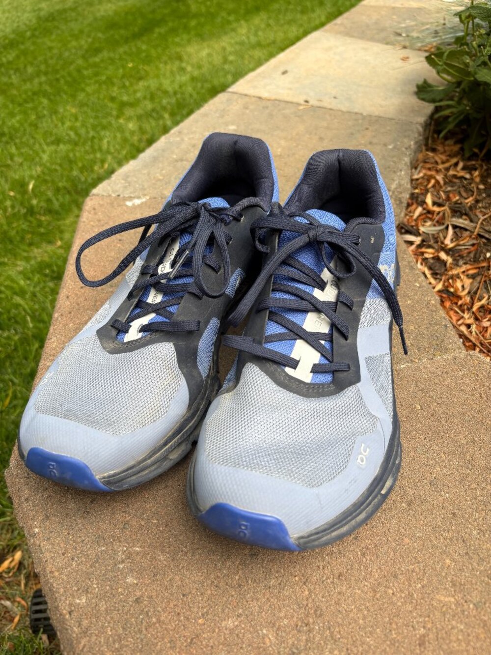 On Cloudrunner Shoes Men's 10 Shale Cobalt Blue Running Gym Training Workout